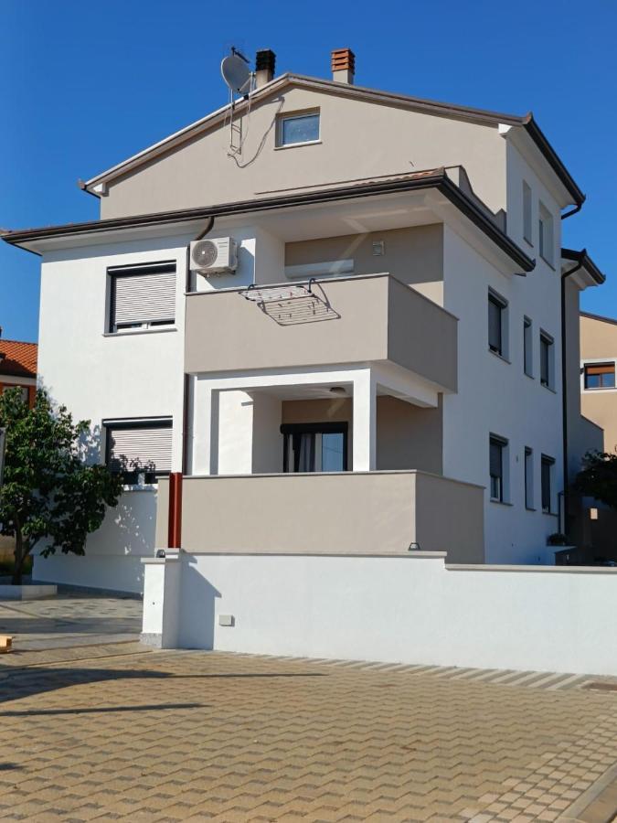 Apartments Ivana With The Pool Rovinjsko Selo Exteriér fotografie
